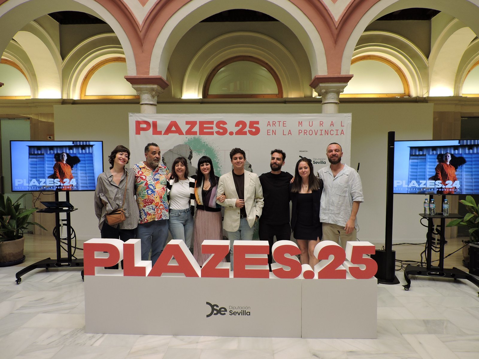 Plazes 2025 suma a Zésar Bahamonte, Ana Barriga, Ana Langeheldt y Manuel León en su nueva edición de arte mural